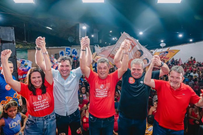 Neno Freitas realiza grande último comício em Branquinha