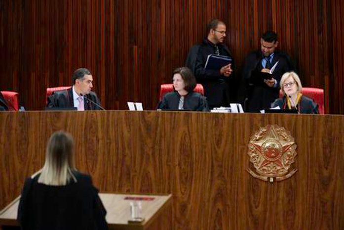 Em julgamento, Raquel Dodge afirma que Lula não pode disputar eleições