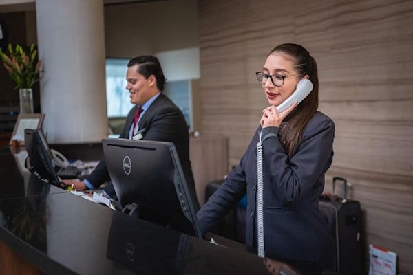 Hotéis brasileiros têm prazo até abril para adotar registro de hóspedes ...