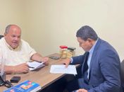 Prefeito de Palmeira e secretário de Estado discutem série de ações na área da Saúde para o município
