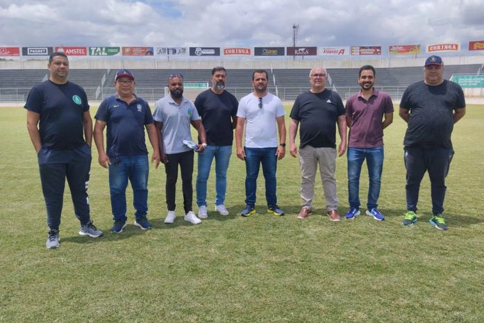 Secretário de Esporte Josenildo Souza recebe dirigentes da FAF em inspeção técnica ao Estádio Municipal de Arapiraca