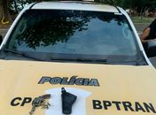 Mulher é presa após ser flagrada com arma de fogo durante blitz no Vergel do Lago