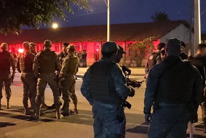 Policial militar e prestador de serviço do sistema prisional são presos em operação contra tráfico de drogas e venda de armas