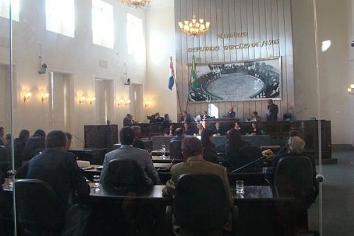 Exclusivo: Funcionários da ALE podem ficar sem décimo terceiro salário