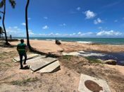 Após denúncia, construtoras são autuadas por lançamento de resíduos na orla da Jatiúca