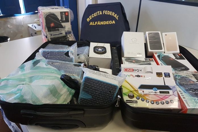 Produtos apreendidos pela Receita no Aeroporto Zumbi dos Palmares