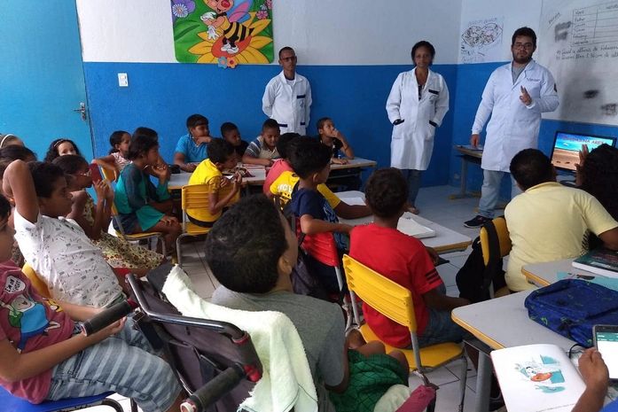 Palestras educativas nas escolas sobre a prevenção da dengue