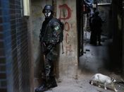 Forças Armadas investigam ex-militares que treinam criminosos em favelas no Rio