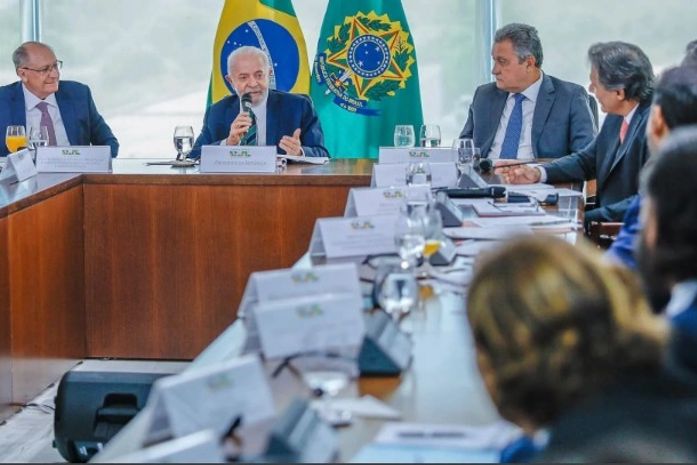 Reforma ministerial pode ficar para depois de eleições à presidência da Câmara e do Senado