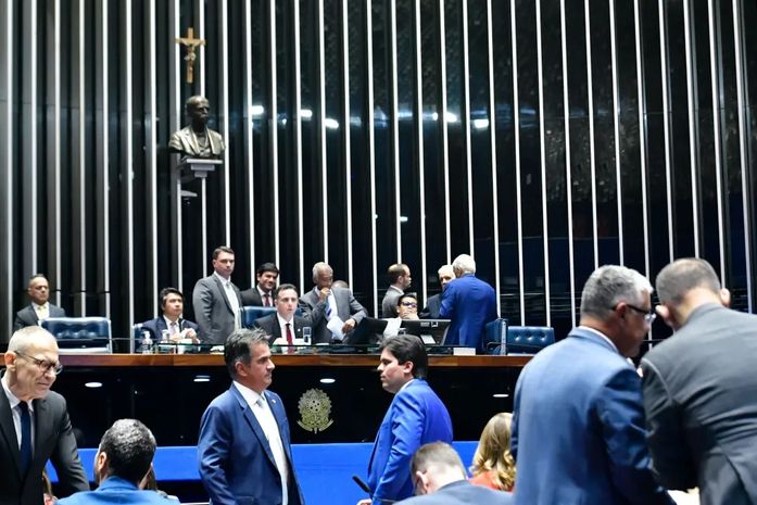 Senado se antecipa ao STF e aprova proposta que criminaliza porte e posse de drogas