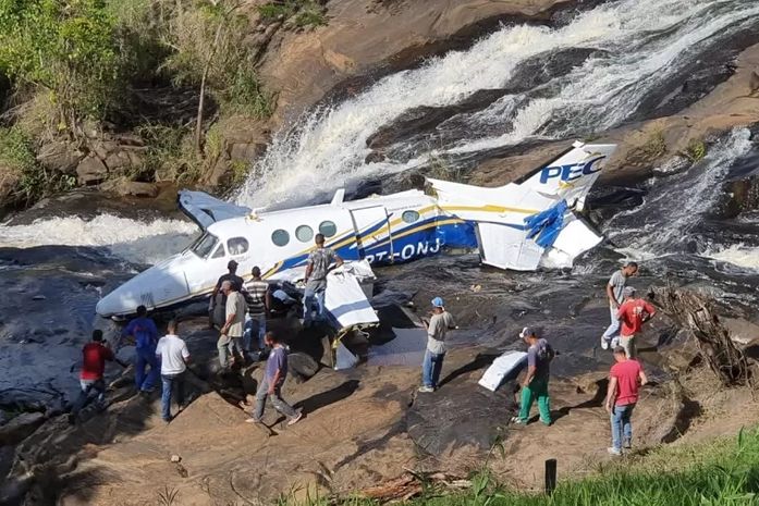 Aeronave com Marília Mendonça e produtor cai em MG