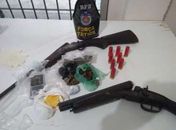 Suspeitos de tráfico de drogas morrem após trocar tiros com a polícia no Feitosa