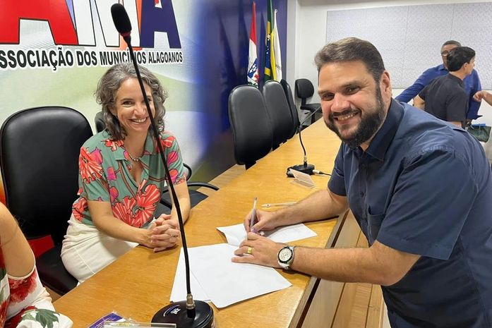 Piaçabuçu firma parceria com CIEB para adoção de tecnologia na educação
