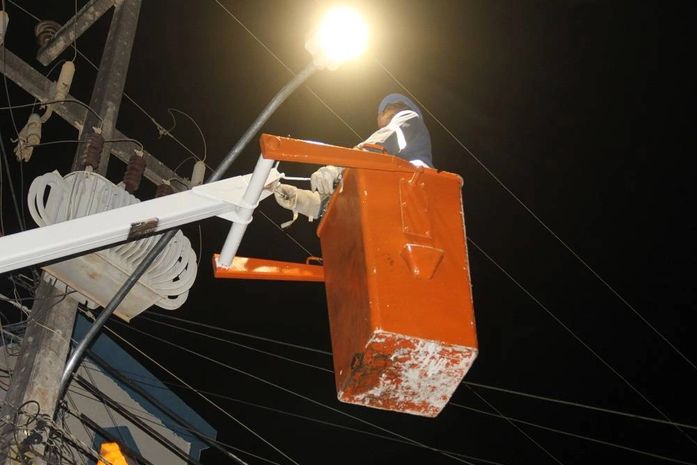 Bairro Arnon de Mello é beneficiado com iluminação em LED em Arapiraca