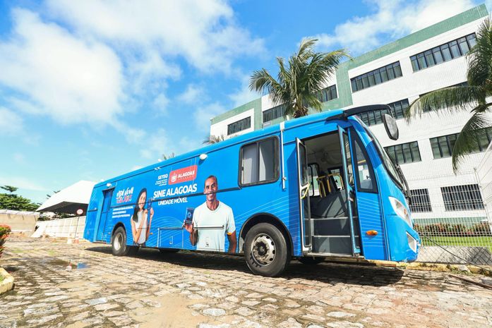 Ônibus do SINE-AL estará no Jaraguá nesta terça-feira