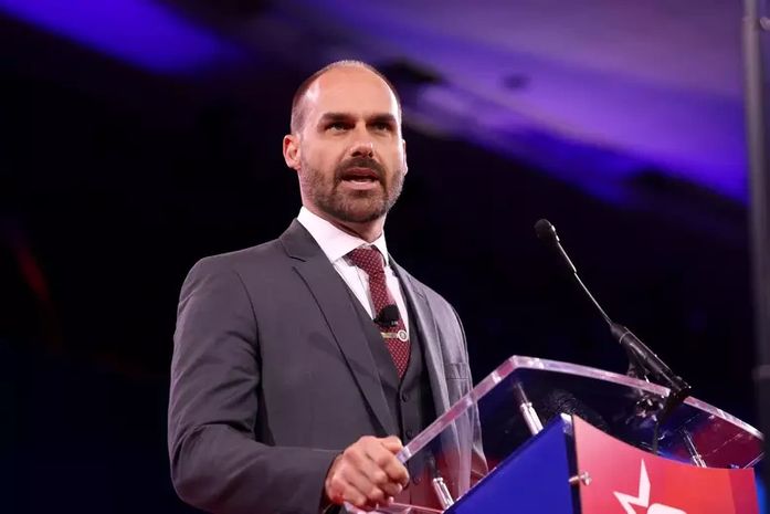 Licença de Eduardo Bolsonaro acaba neste domingo: saiba o que acontece agora