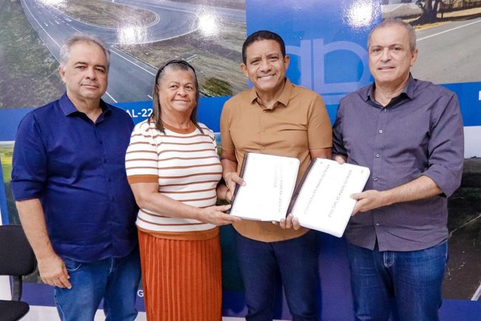 Tia Júlia, Júlio Cezar e Silvio Camelo articulam novos investimentos para Palmeira