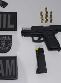 Homem embriagado é preso com pistola após denúncia de disparos em Arapiraca 