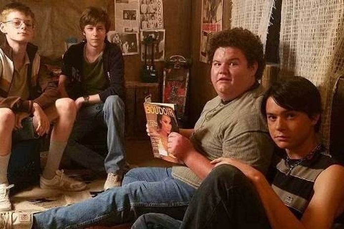 Suspense "Verão de 84" traz nostalgia genérica para surfar na onda de Stranger Things