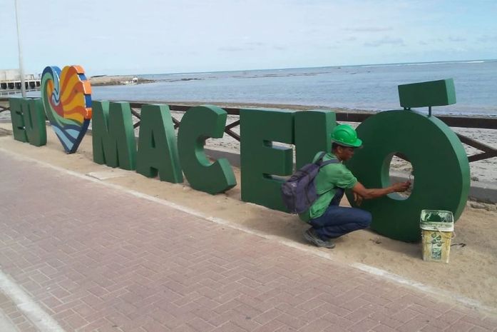 Totem homenageia trabalhadores da Saúde e Limpeza