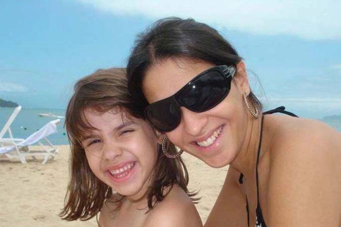 Ana Carolina Oliveira com a filha, Isabella Nardoni, de 5 anos.