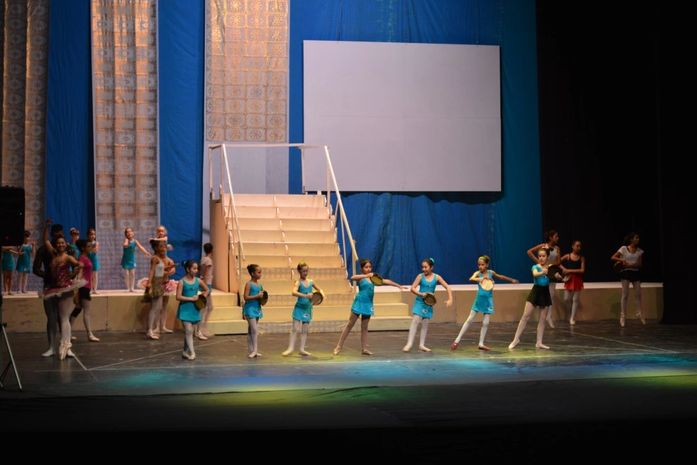 Crianças da Semed assistem apresentação de balé