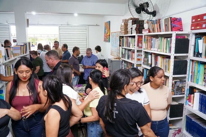 MVV entrega livros e equipamentos na reabertura da Biblioteca de Craíbas