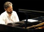 Concerto aos Domingos traz apresentação de pianista