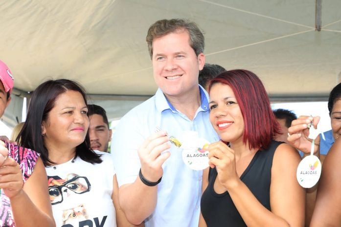 Em festa de emancipação de Piaçabuçu, Marx reforça compromisso com litoral sul alagoano