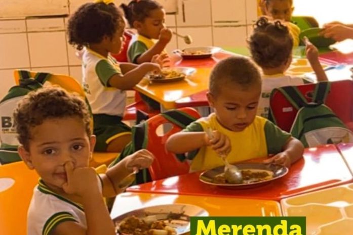 Barra de Santo Antônio: Prefeitura entrega novo mobiliário escolar para rede municipal