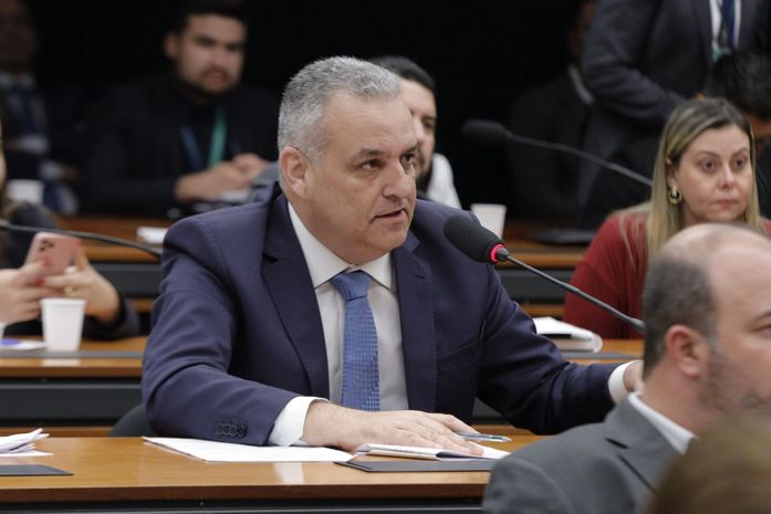 CCJC aprova relatoria de Alfredo Gaspar que criminaliza chantagem com conteúdo íntimo