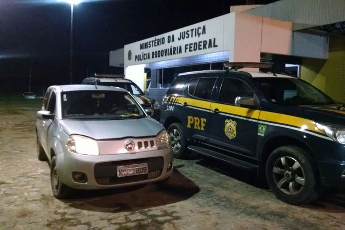 Veículo roubado foi apreendido na BR-101