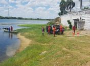 Bombeiros resgatam corpo de mulher que morreu afogada no Velho Chico em Penedo