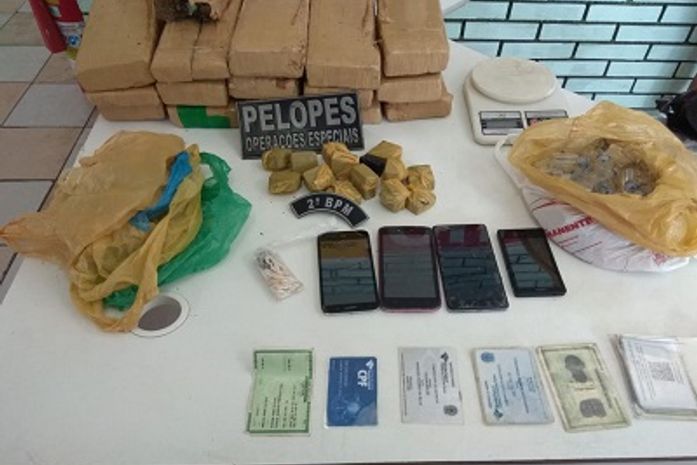 Drogas apreendidas na ação