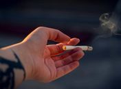 Governo estuda aumentar preço de bebidas alcoólicas e cigarros