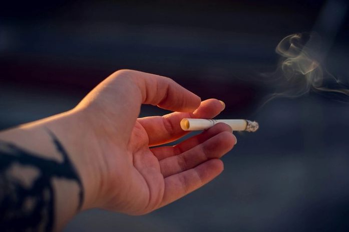 Governo estuda aumentar preço de bebidas alcoólicas e cigarros