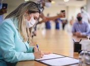 Prefeita Angela Vanessa assina ordem de serviço do Minha Cidade Linda para São José da Laje