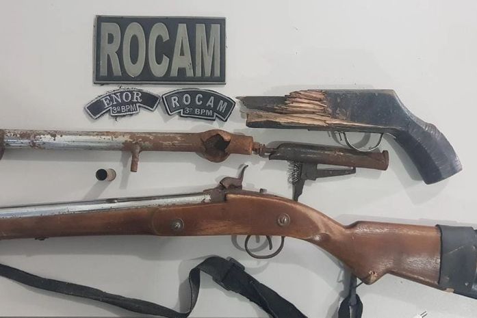 Jovem perde dedo ao disparar com arma de fabricação artesanal em Campo Grande