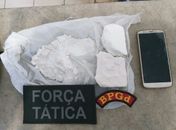 Cocaína apreendida com o suspeito.