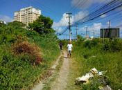 Moradores do Antares denunciam abandono de via pública