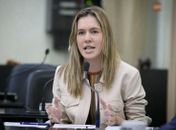 "Abrir o mercado favorece os mais pobres", diz Cibele Moura sobre alta rejeição à "taxa das blusinhas"