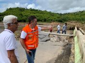 Prefeito de Branquinha recebe equipe do DER para vistoriar pontes afetadas pela enchente