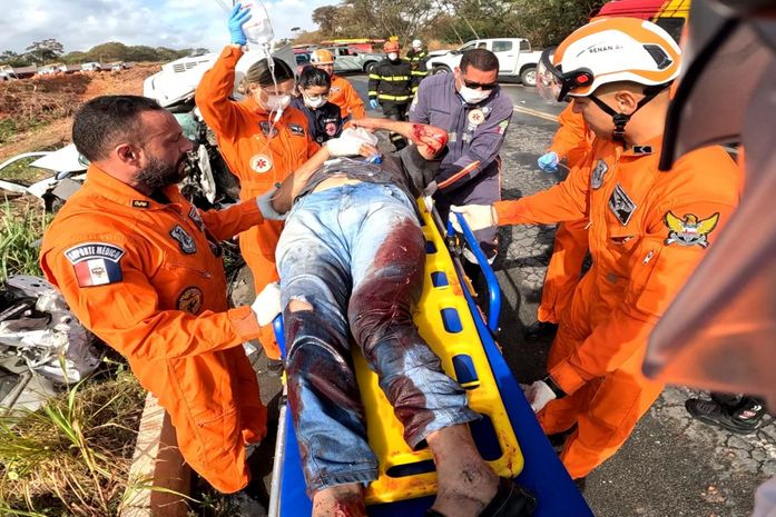 Samu e Corpo de Bombeiros resgatam vítima que ficou presa em ferragens com múltiplas fraturas, em Marechal Deodoro