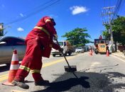 Mais de 20 bairros já foram beneficiados com operação tapa-buraco; saiba como solicitar serviço