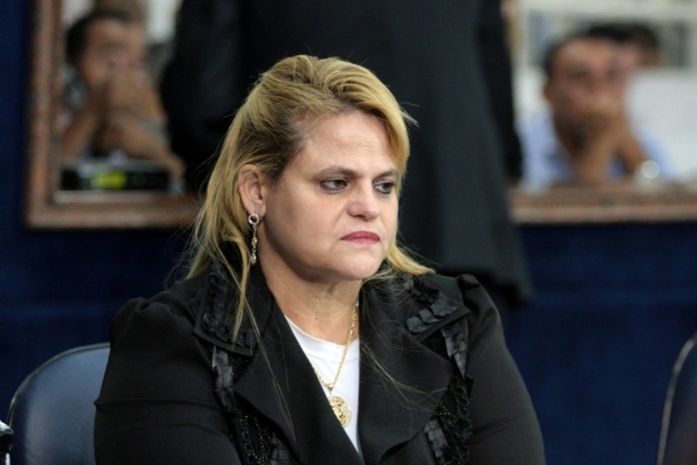 Vereadora Simone Andrade pode ser cassada por excesso de faltas
