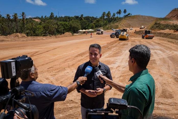 Do Galego do Veneno a Marcio Canuto, a propaganda “bilionária” de Paulo Dantas