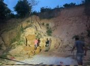 Desabamento de barreira deixa criança morta e outra ferida em Roteiro