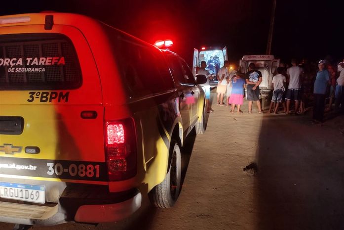 Colisão envolvendo carro e moto deixa duas pessoas gravemente feridas no Agreste