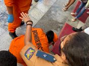 Criança de cinco anos cai em bueiro no Calçadão do Comércio, em Maceió