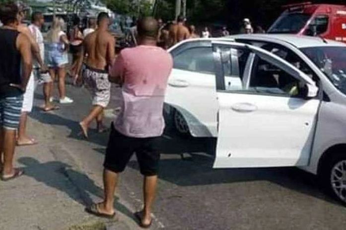 Carro da família foi metralhado com mais de 180 tiros.